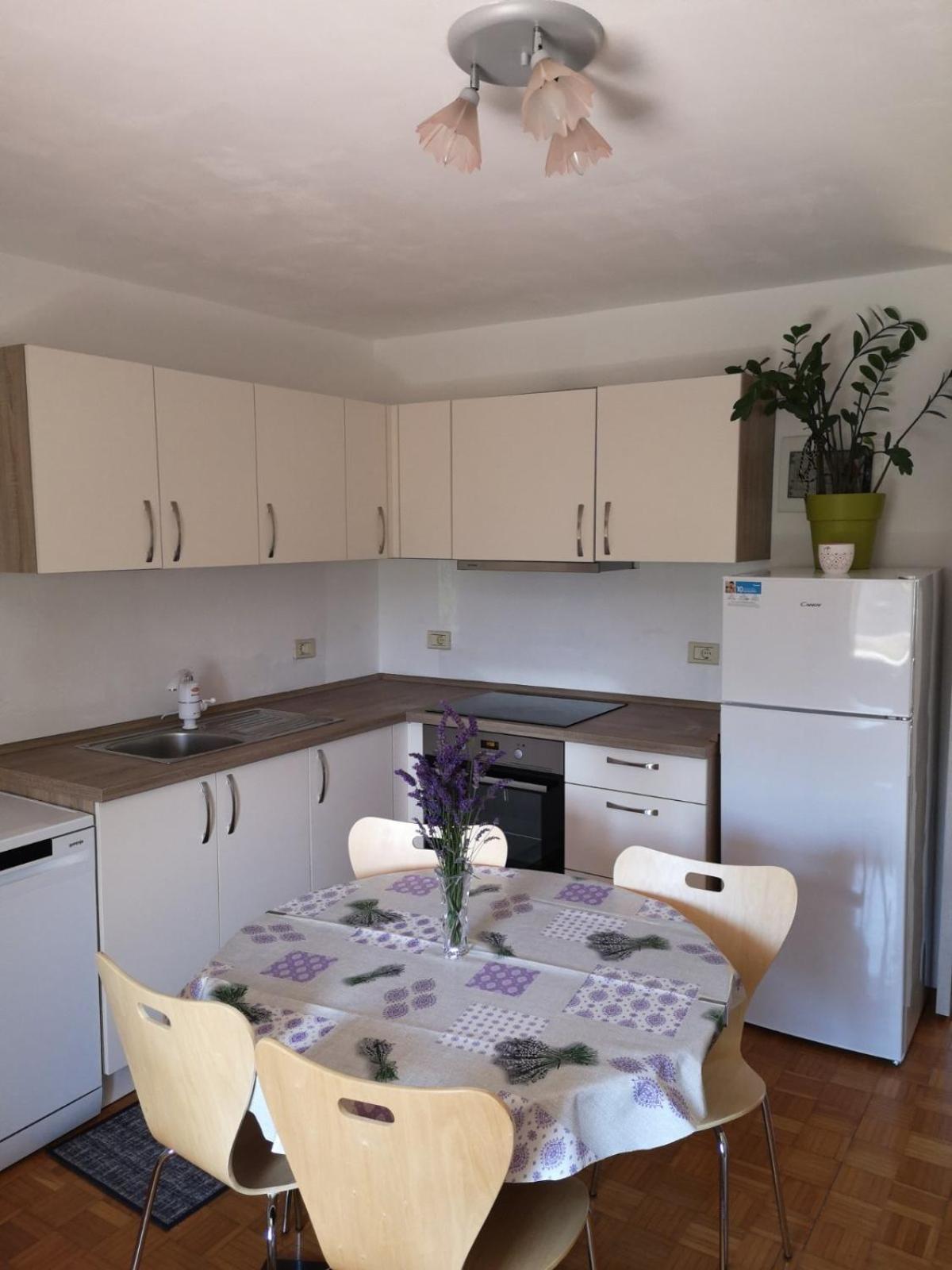 Apartma Ester Lucija Exteriér fotografie